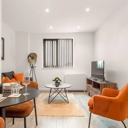 Apartment Bright & Spacious 1 Bedroom In *