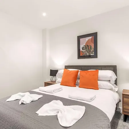 Apartment Bright & Spacious 1 Bedroom In *